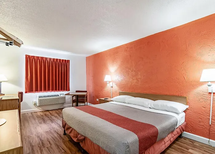 6-naperville, Il Отель 4*