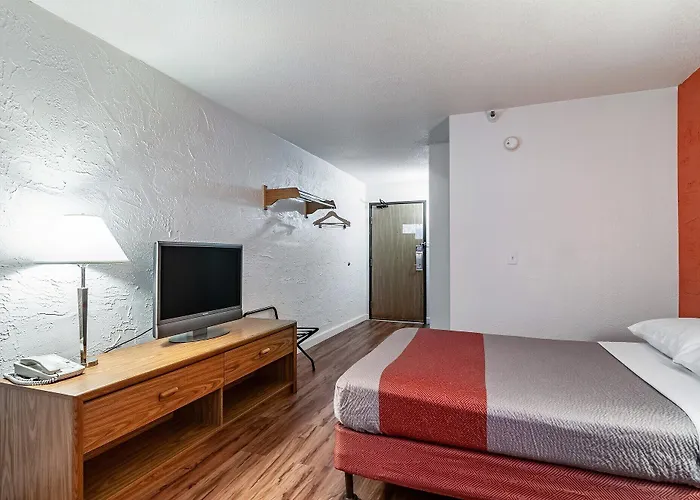 6-naperville, Il Отель 4*